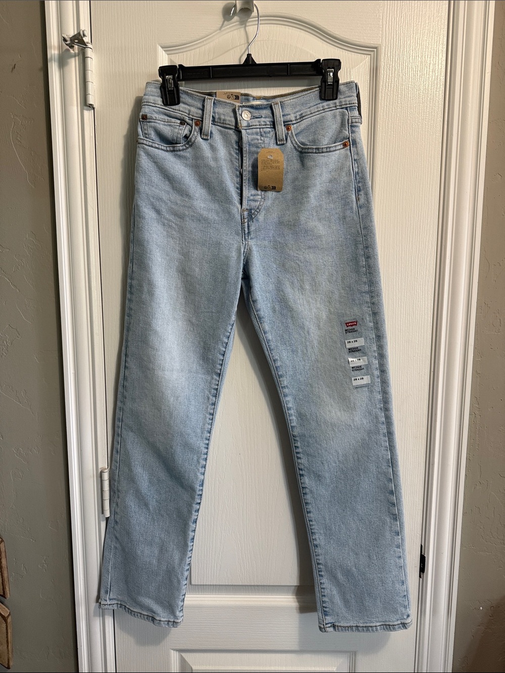 Levi's Women's Light Blue Straight Leg Jeans